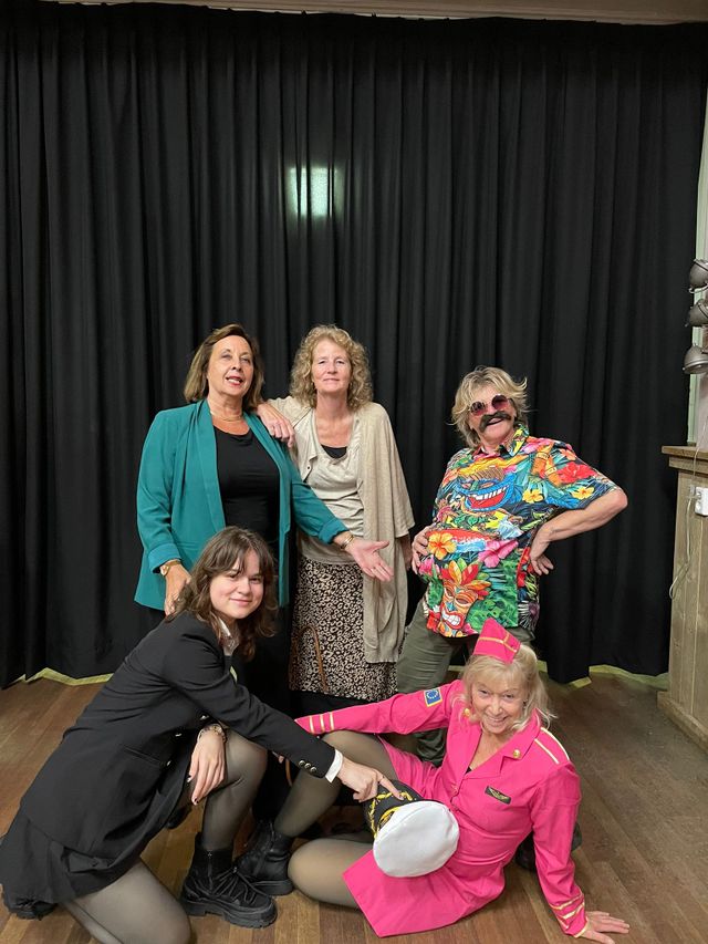 Cast van Vliegtuigmaatschappij Rondom Terug