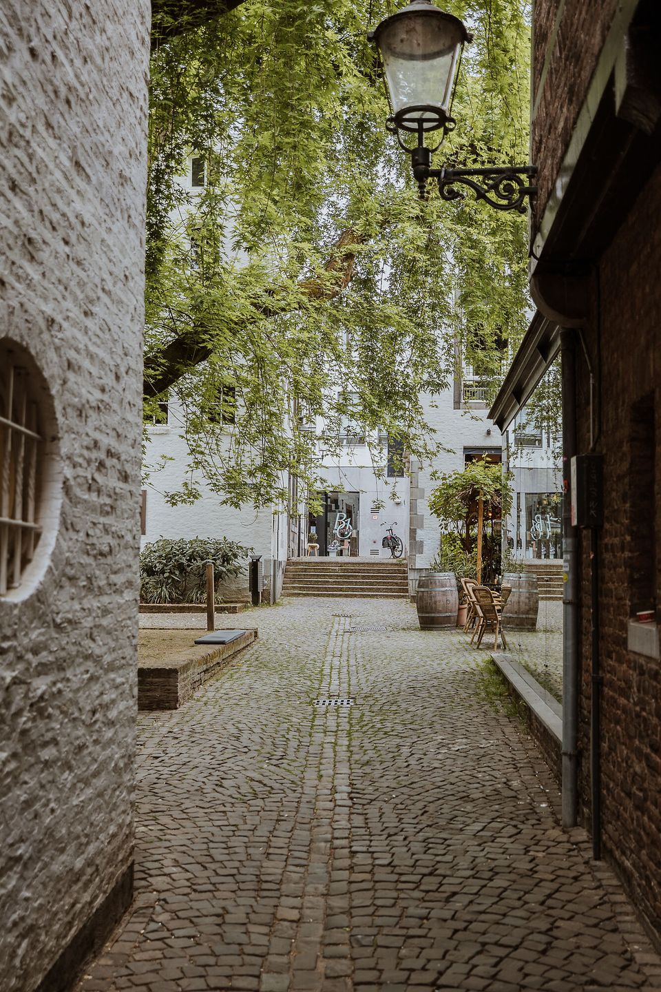 Op de Thermen Maastricht smal straatje
