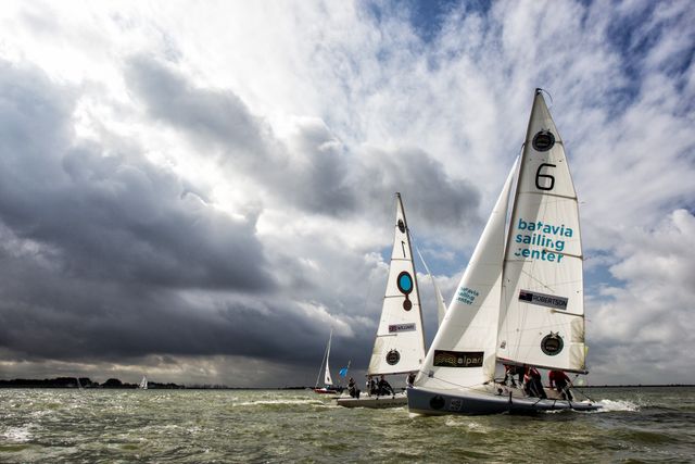 Batavia Sailing Center is een zeilcentrum gevestigd in de Bataviahaven van Lelystad waarbij leren zeilen, beter leren zeilen en wedstrijdzeilen centraal staan.