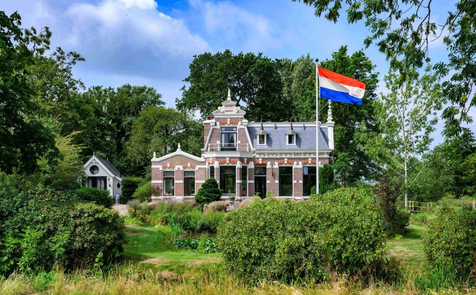 Villa Romsicht Heeg Friesland - palinghandel monument