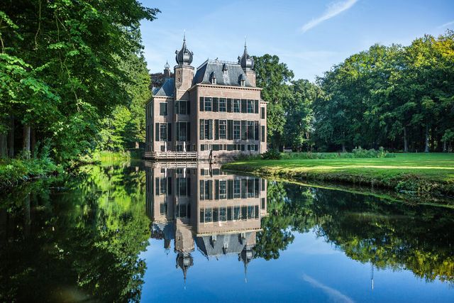 Buitenkant Kasteel Oud Poelgeest