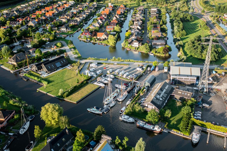 Ontdek de jachthaven en Camperplaats Leeuwarden.