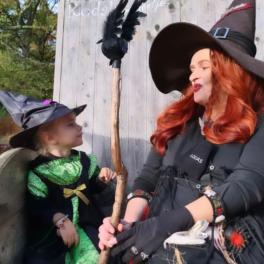 Witch visiting Beek en Donk