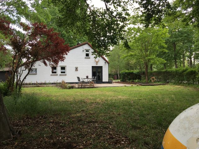 De buitenkant van B&B Ut Hoeveneind