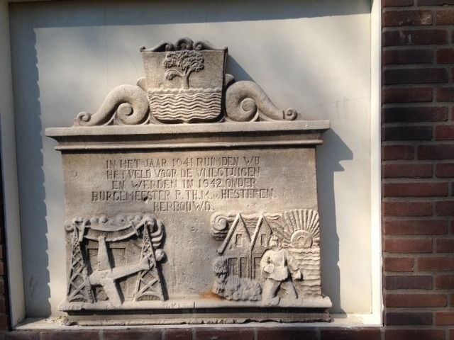 Gevelsteen uitbreiding Fliegerhorst Volkel