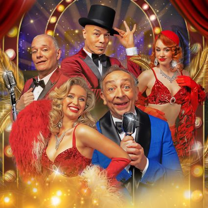 ONS PAP WIL BIJ DE REVUE