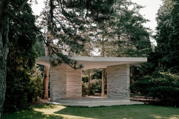 Tuinpaviljoen in de Botanische tuin Pinetum Blijdenstein, ontwerp Enzo Valerio