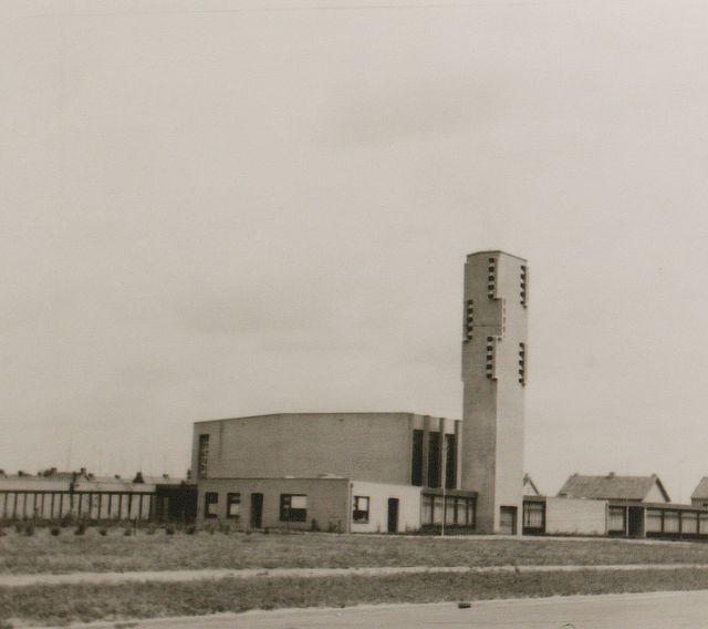 Wederkomstkerk aan de Rijnstraat net na de bouw in 1966