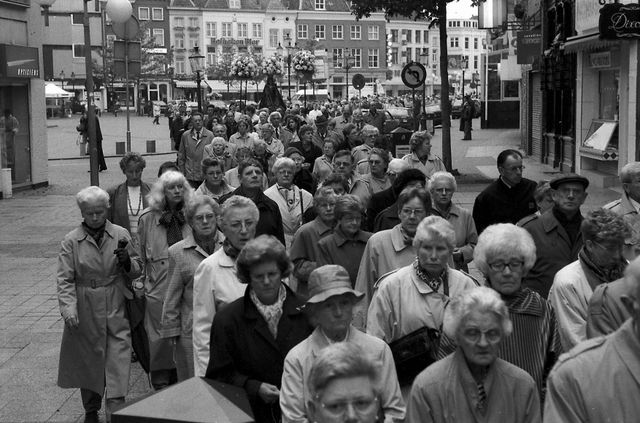 Deelnemers aan de bidtocht.