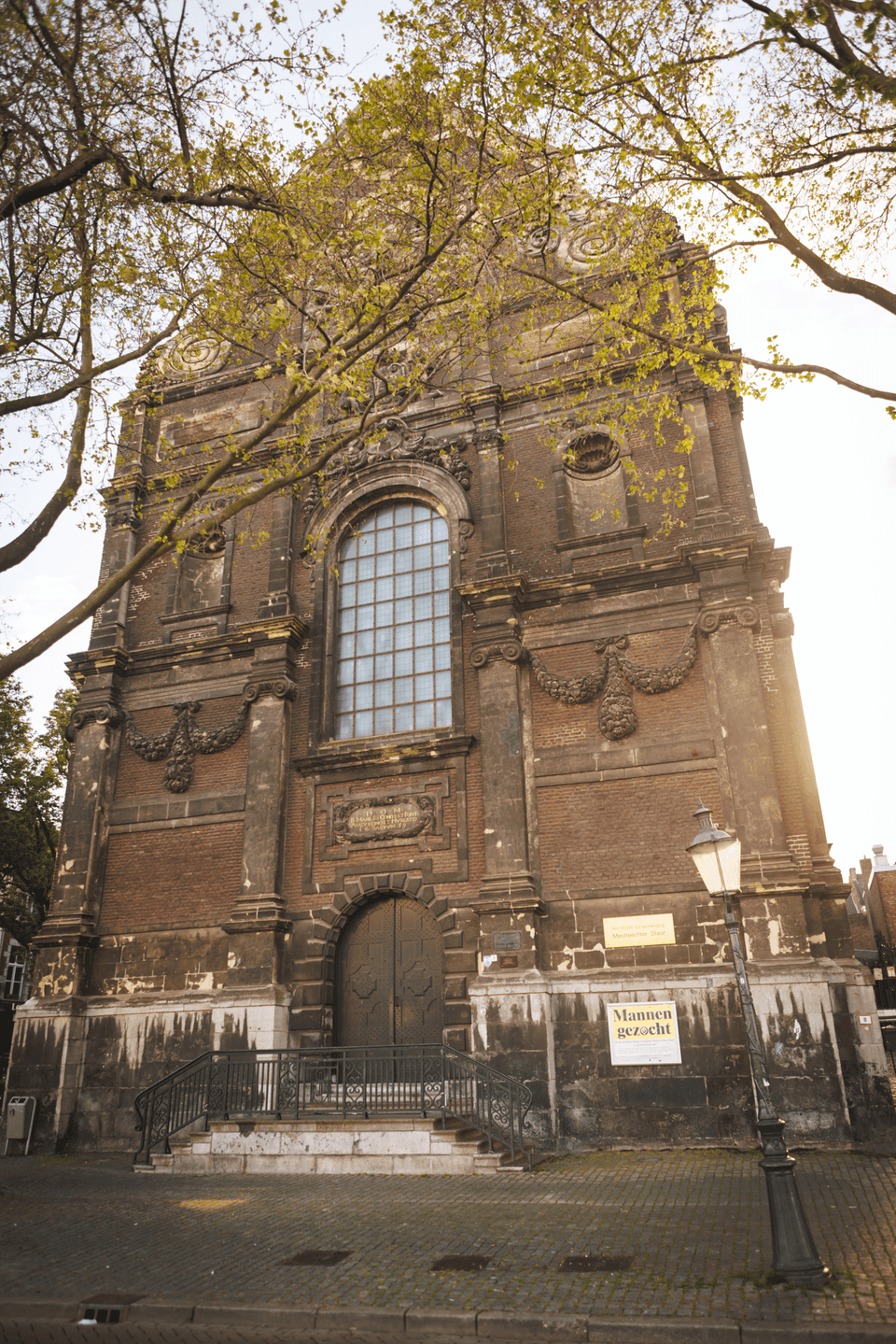 Augustijnenkerk Maastricht rebelle buiten