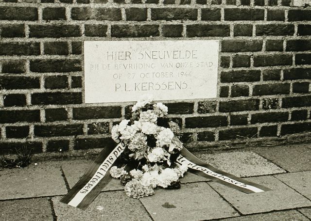 gedenksteen Piet Kerssens op de brug