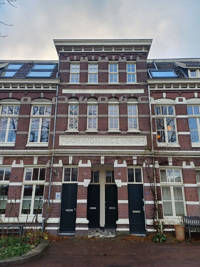 De woningen op Maijweg 15/16/17/18 vandaag de dag. 