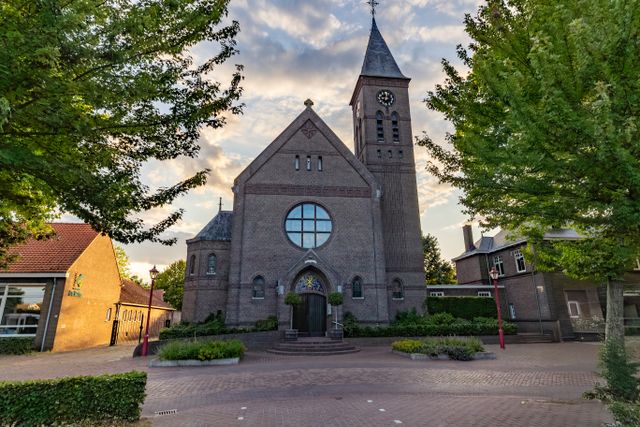Kerk Lennisheuvel 2