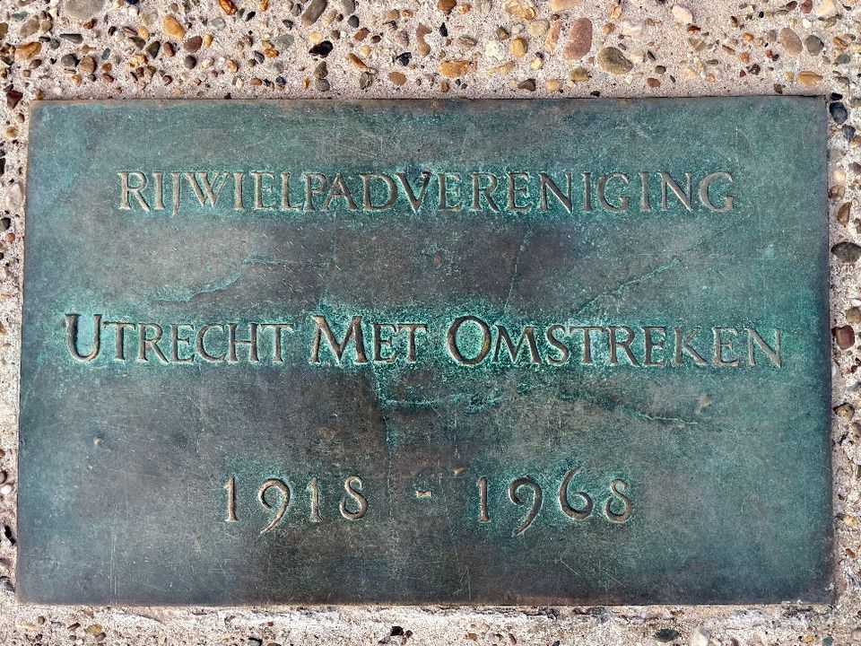 ObelisMonument Rijwielpadvereniging Utrecht Met Omstreken (UMO)