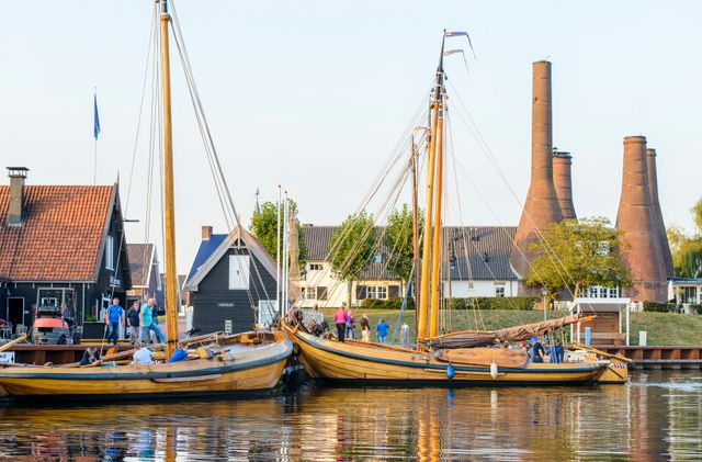Nautisch Kwartier Huizen met botterwerf