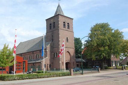 Vooraanzicht RK Kerk Netersel