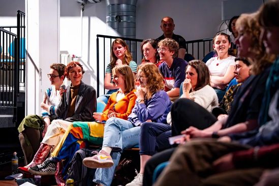 Boekpresentatie: A Queer Feedback Handbook. Experiments in Otherwise Arts Education.