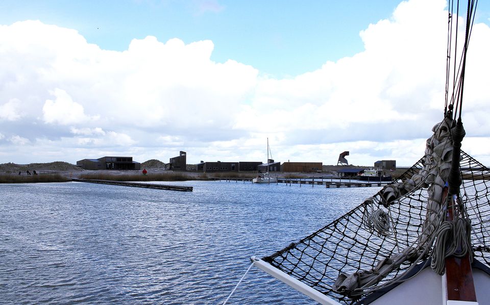 Uitzicht vanaf boot op Marker Wadden.