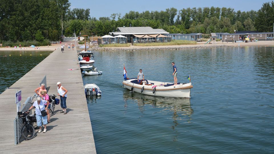 Wonen in Biddinghuizen is een ervaring. Elke dag weer. Ontspannen aan het strand en op de randmeren.
