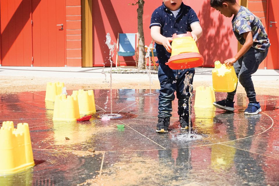 Restobar mama green runner maastricht child fountain