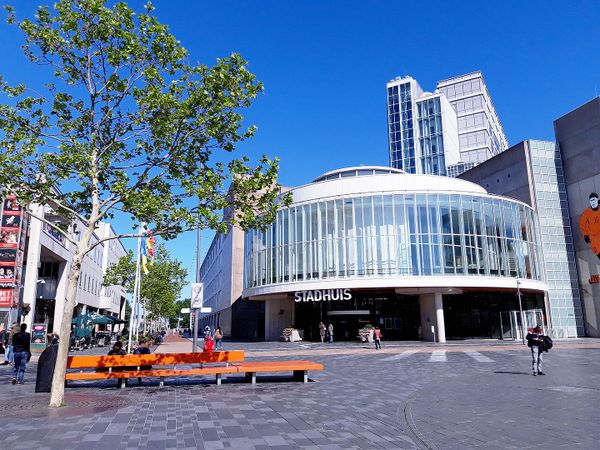 Stadhuis Almere zomer