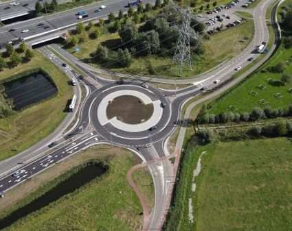 Luchtfoto van verkkersknooppunt bij Maarssen