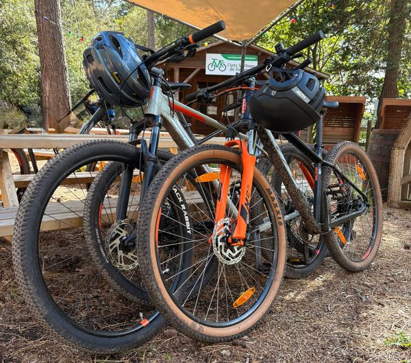 2 mountainbikes