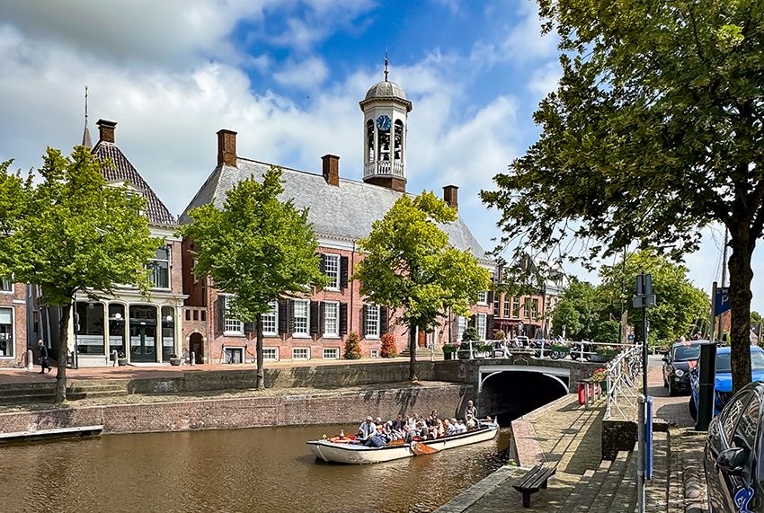 Klein diep Dokkum + Gemeentehuis