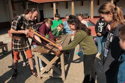 Leerlingen in Archeon