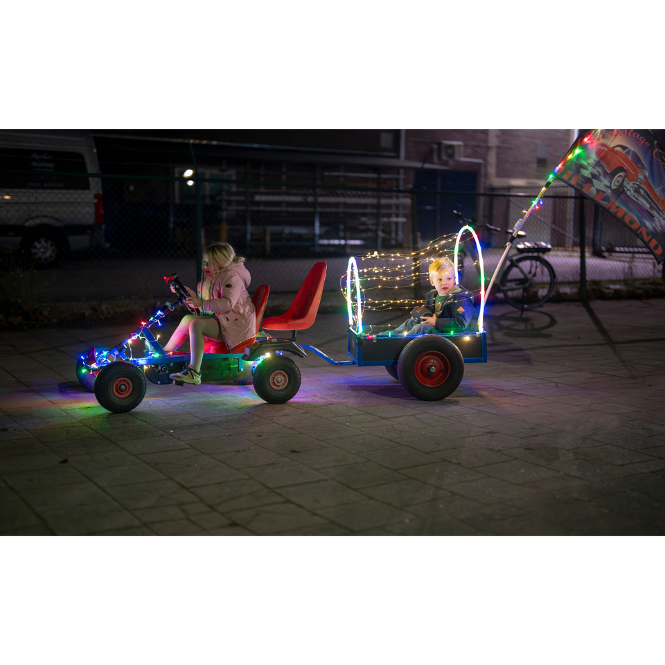 Der beleuchtete TRAPtractor-Umzug
