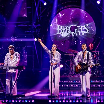 BEE GEES BY MAINCOURSE