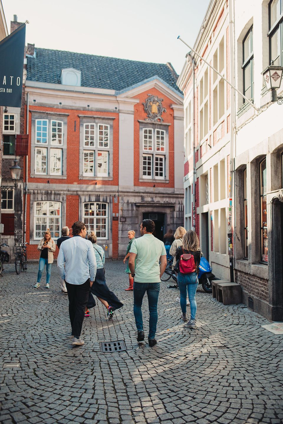 Koestraat Maastricht groep stadswandeling met gids