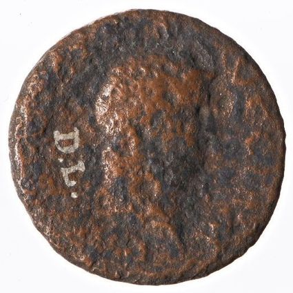 Munt met de enigszins vervaagde afbeelding van keizer Nero (54-68), gevonden in Deest.