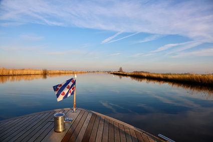 Friese vlag op boot.