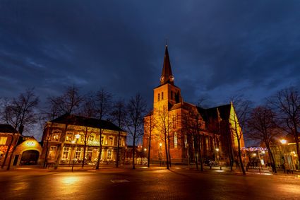 Willibrorduskerk en Markt Deurne