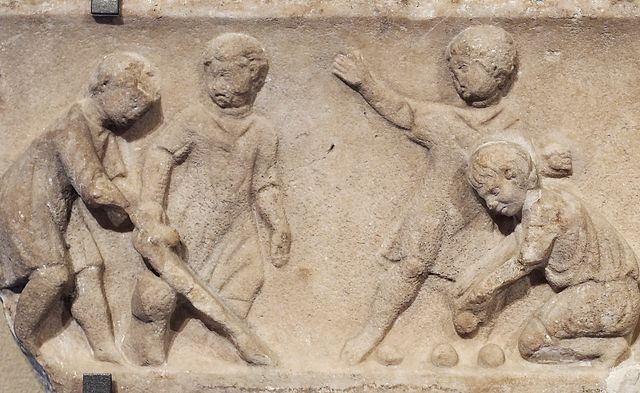 Reliëf met spelende Romeinse kinderen