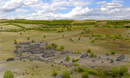 Impressie van de nederzetting Ede-Veldhuizen op zijn hoogtepunt (Bron: Taayke 2012, tekening Paul Becx).