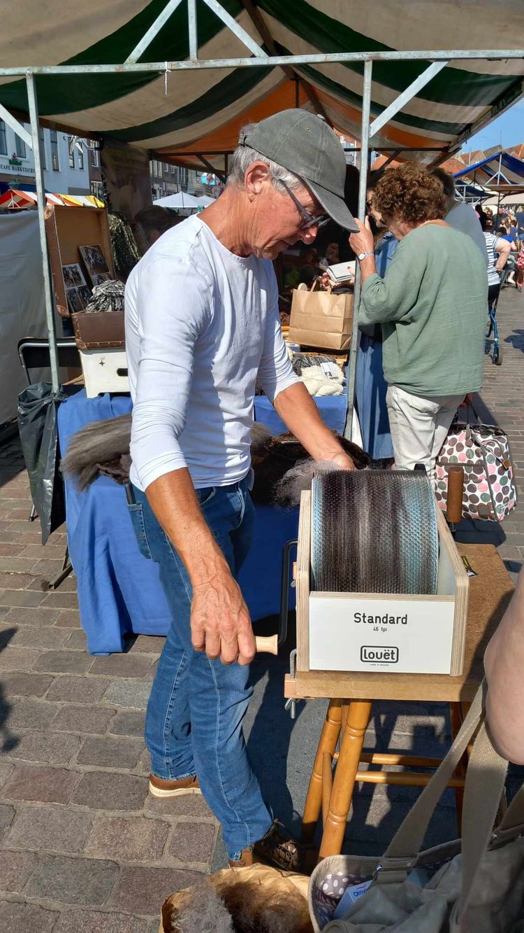 Verweven-Zierikzee-handwerk-ambachts-mark-havenplein-Op-schouwen-duiveland