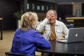 Niet naar psycholoog, maar naar de praktisch filosoof!