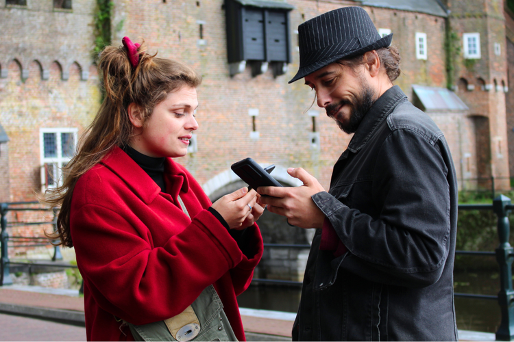 Spelers lossen uitdaging op van de Qugato citygame City Detective