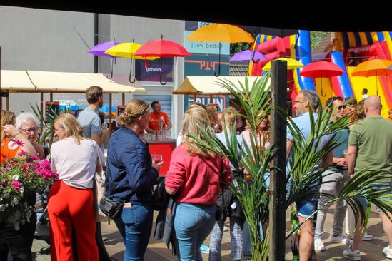 Het Plein 's zomers sfeertje