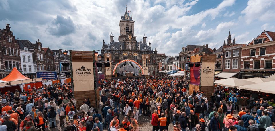 Koningsfestival op de Markt in Delft