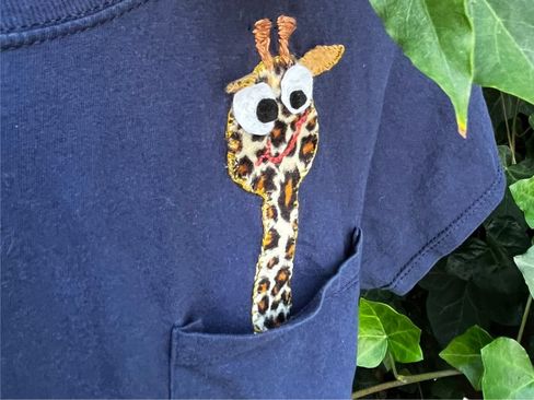 Er komt een dier uit je shirt- of broekzak!