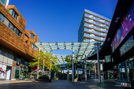 Ontdek je bestemming bezoekt Almere Centrum en gaat shoppen