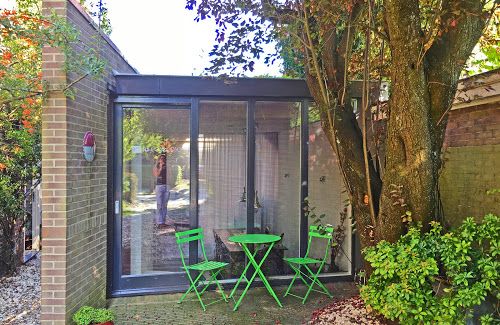 Uw eigen terrasje voor de deur van Bed & Office 050