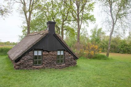 een plaggenhut van de Spitkeet in Harkema