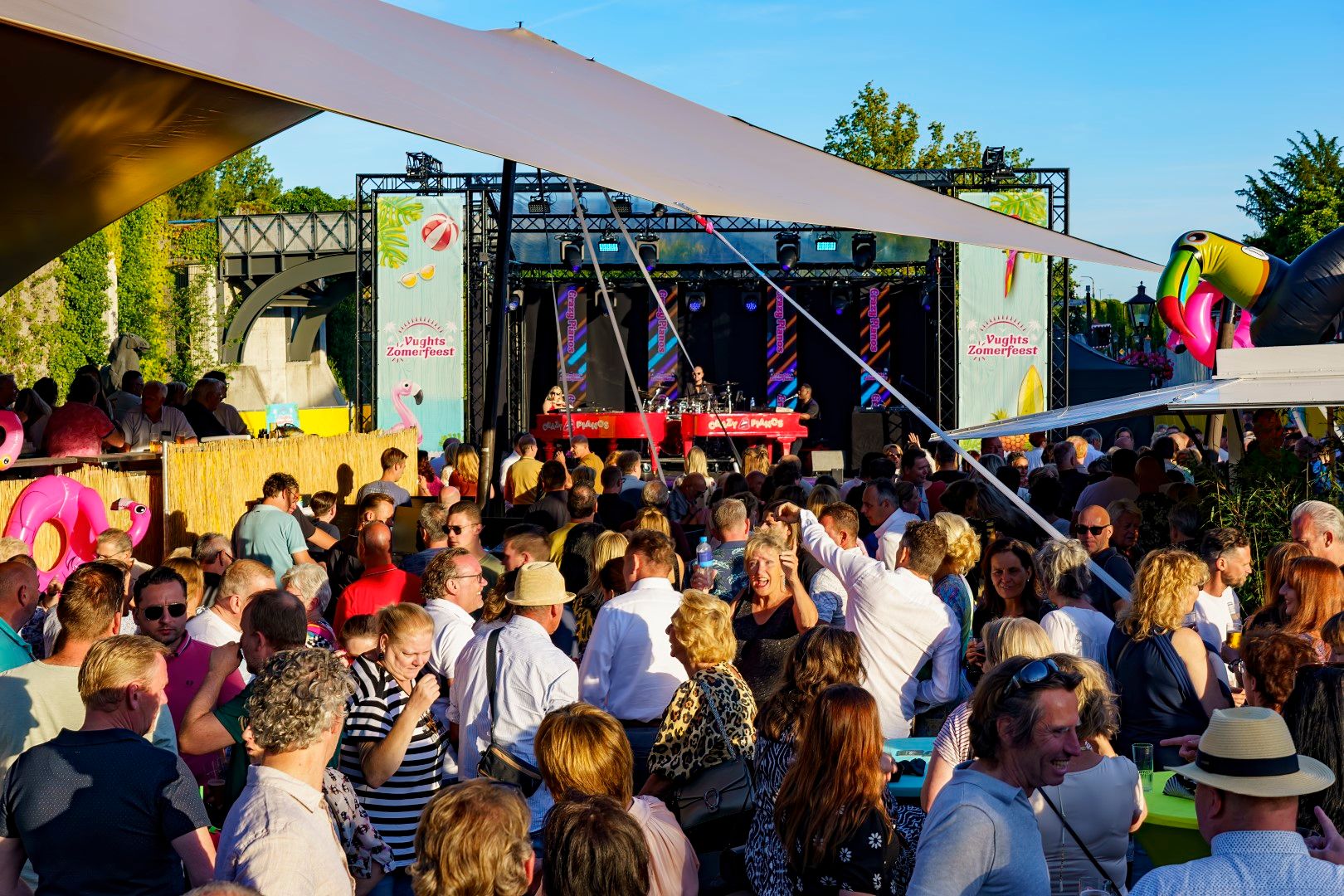 Vughts Zomerfeest op het Maurickplein in Vught