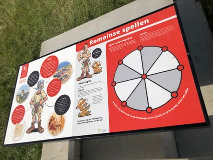 Picknicktafel met Romeinse spellen bij de Bijland