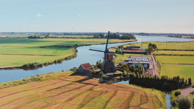 Luchtfoto Vlietmolen in Hoogmade