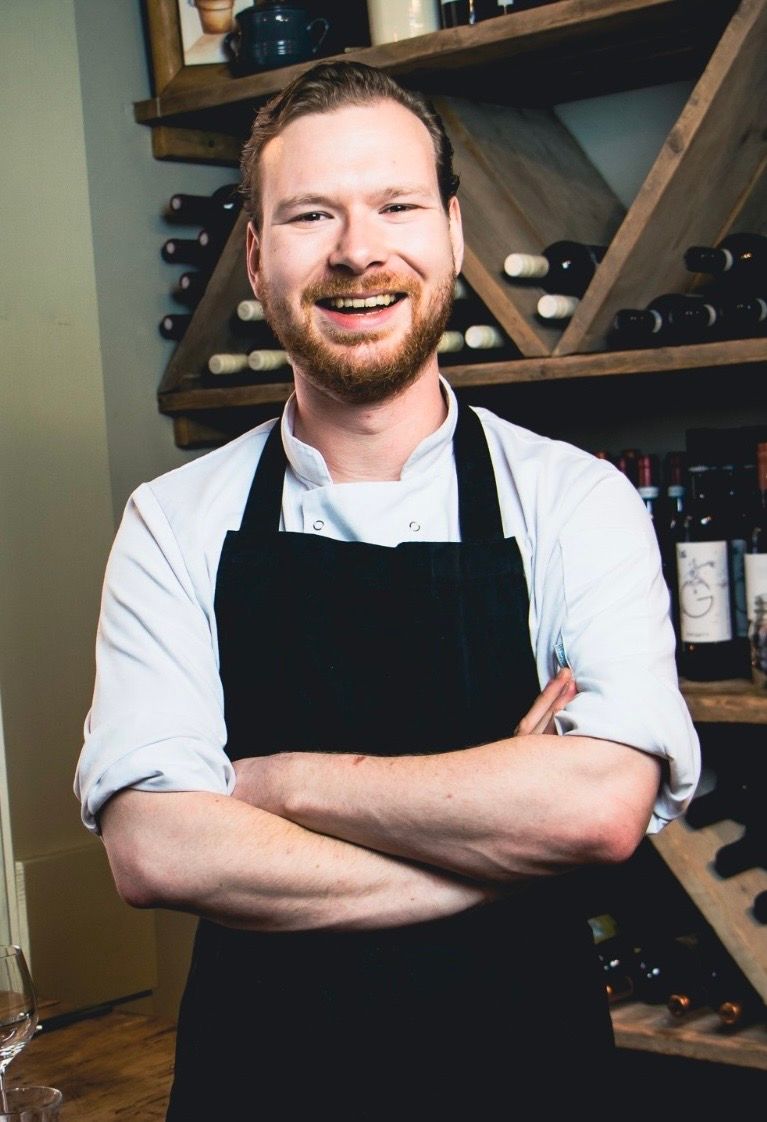 portret van de goedlachse chef GEES